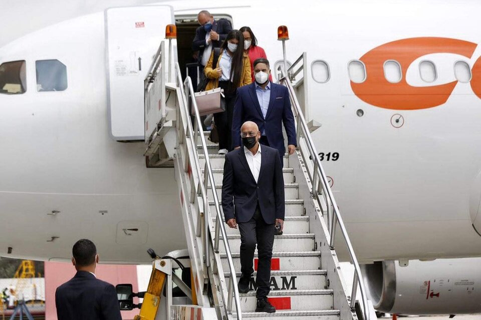 Jorge Rodríguez, jefe de la delegación del gobierno, llega a México para retomar el diálogo. (Fuente: Twitter)