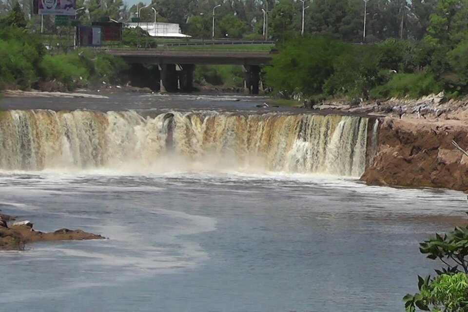 El puente sobre el Saladillo es una de ellas.