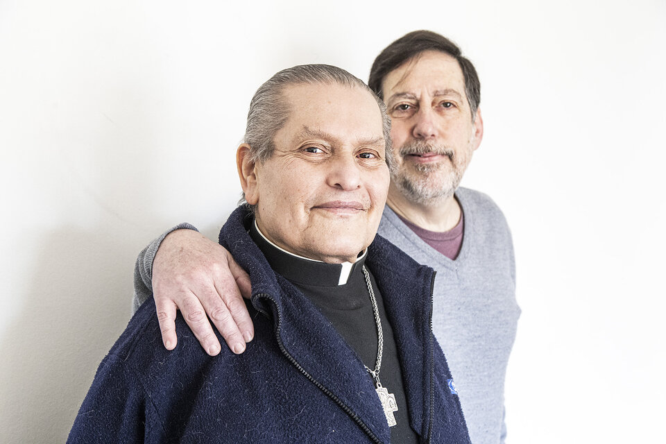 Roberto González y Norberto D'Amico son fundadores de la Iglesia de la Comunidad Metropolitana en Buenos Aires (Fuente: Sebastián Freire)