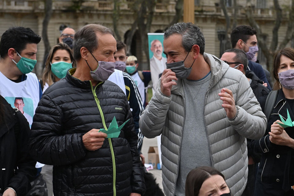 Giustiniani es apoyado por  Javkin.