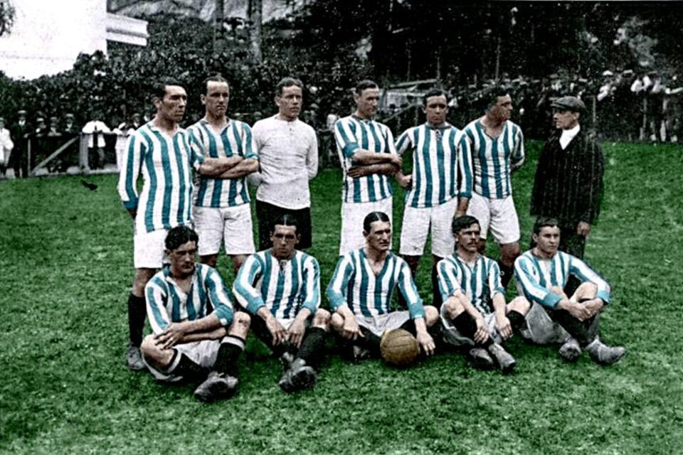 La formación de 1912. El partido no es contabilizado por la FIFA como "oficial"