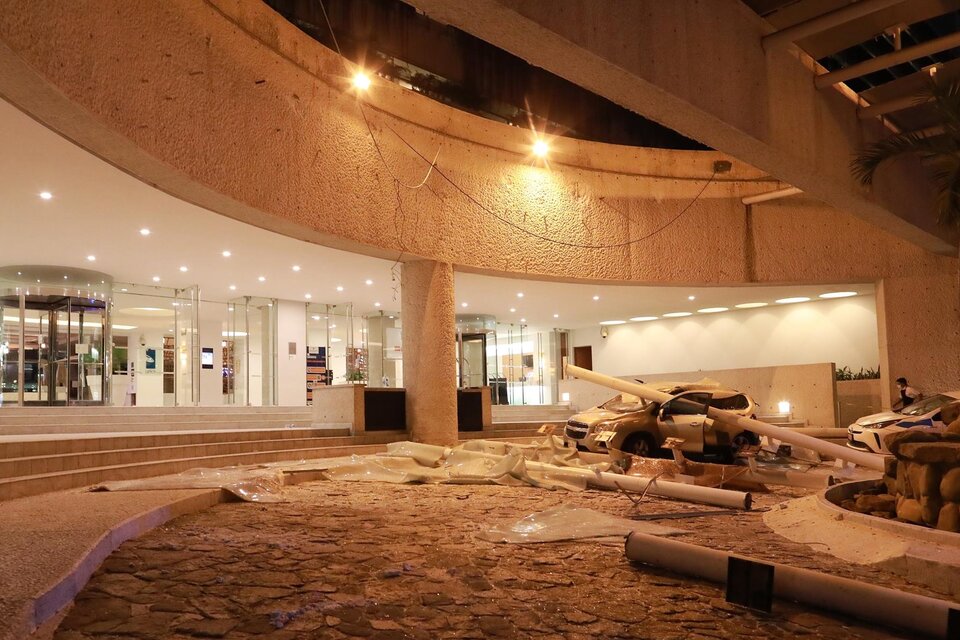 Los destrozos que provocó el sismo en un hotel de Acapulco, la ciudad donde tuvo epicentro el temblor que sacudió a México. (Fuente: EFE)