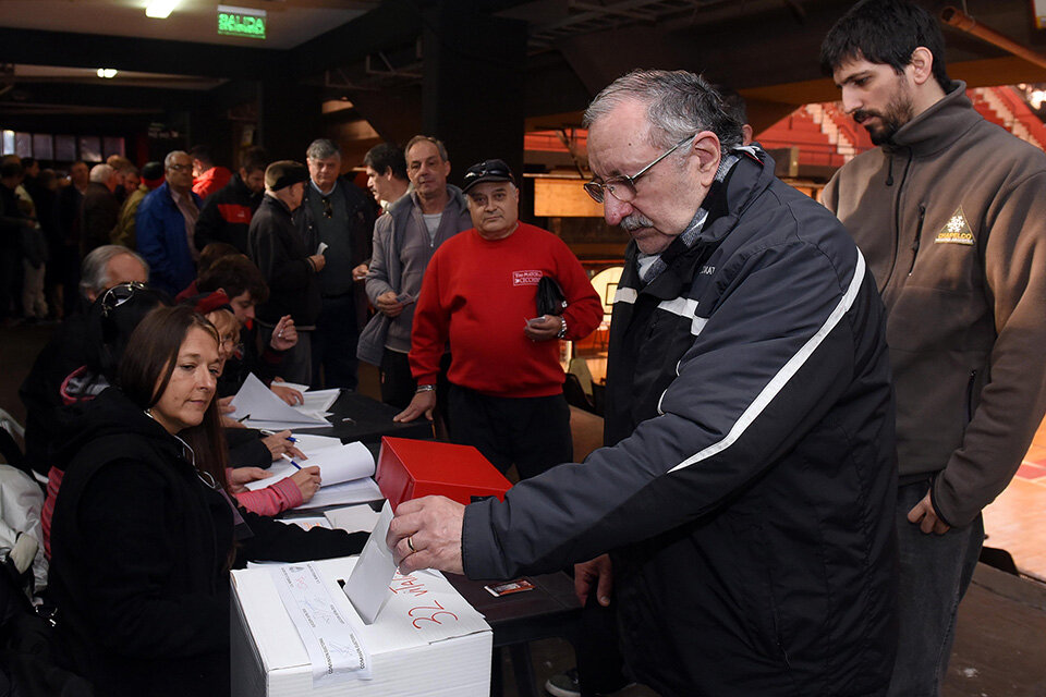 La elección se hará después de dos postergaciones a causa de la pandemia.