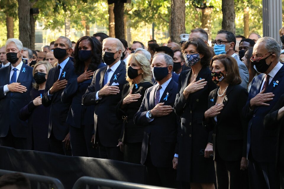  Bill Clinton, Hillary,  Barack Obama,  Michelle Obama,  Joe Biden y Jill Biden encabezan el acto en Nueva York. (Fuente: AFP)