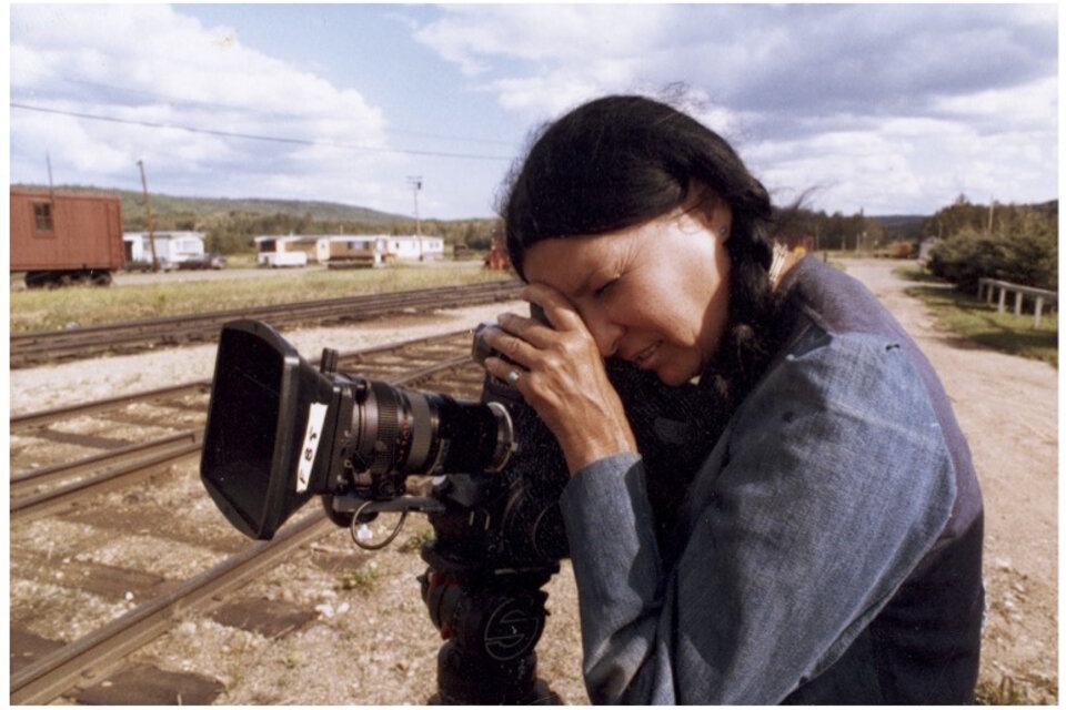 Alanis Obomsawin, documentalista, cantante y activista de los pueblos originarios canadienses.