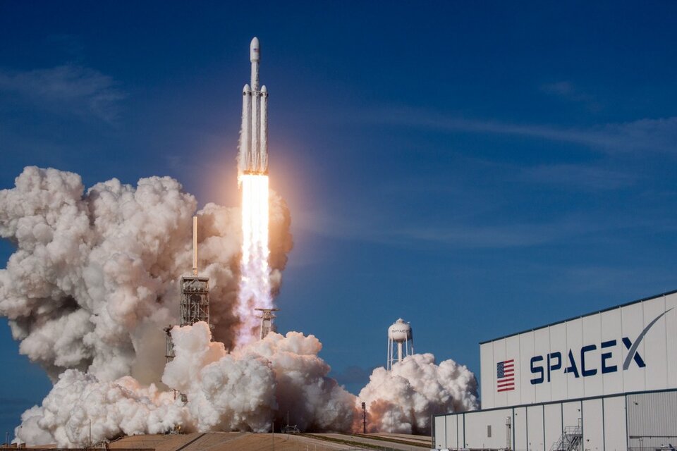 SpaceX lanza por primera vez a cuatro astronautas no profesionales al espacio (Fuente: DPA)