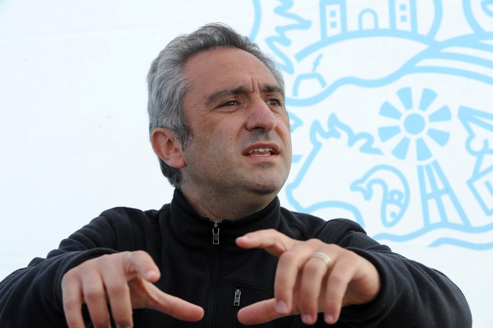 Andrés Larroque, ministro del Desarrollo de la Comunidad de la provincia de Buenos Aires, señaló que "no hay que enojarse" ante la derrota, sino que "hay que escuchar a la gente y tener los reflejos para remontar esta situación". (Fuente: Enrique García Medina)