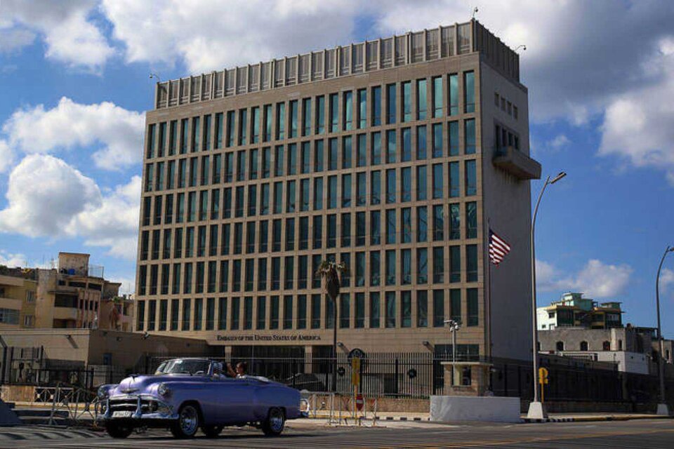 La embajada de Estados Unidos en Cuba, donde originó versión de "ataques sónicos". (Fuente: EFE)
