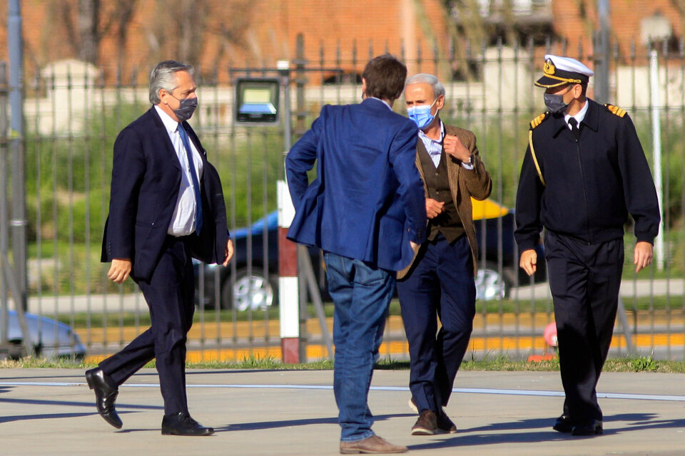 El presidente Alberto Fernández está hablando con los movimientos sociales para que levanten la marcha en su apoyo prevista para este jueves. (Fuente: NA)