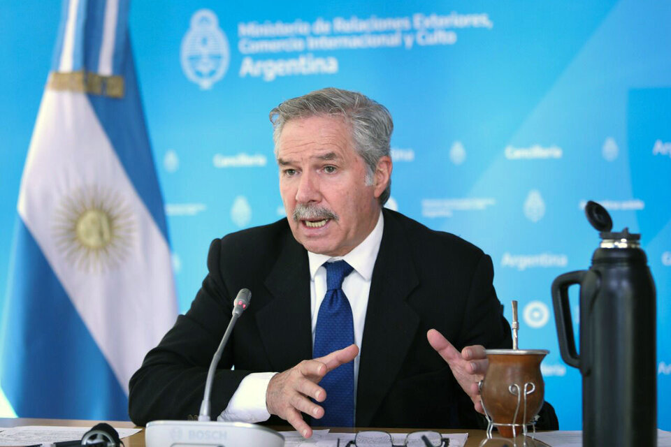 El excanciller Felipe Solá decidió no participar de la Cumbre de la Celac. (Fuente: NA)