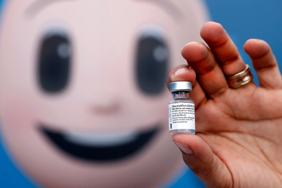 Pfizer estudió su vacuna contra la covid en niños y afirma que es segura y efectiva. (Fuente: AFP)
