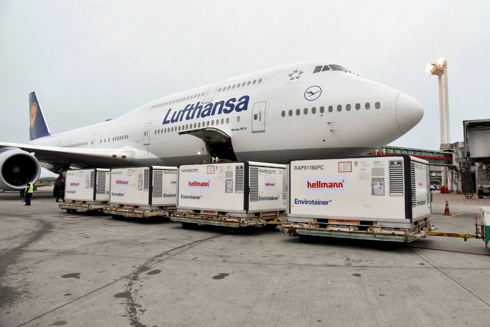 En un vuelo de Lufthansa llegó a la Argentina un nuevo embarque de vacunas de Sinopharm contra la covid-19.