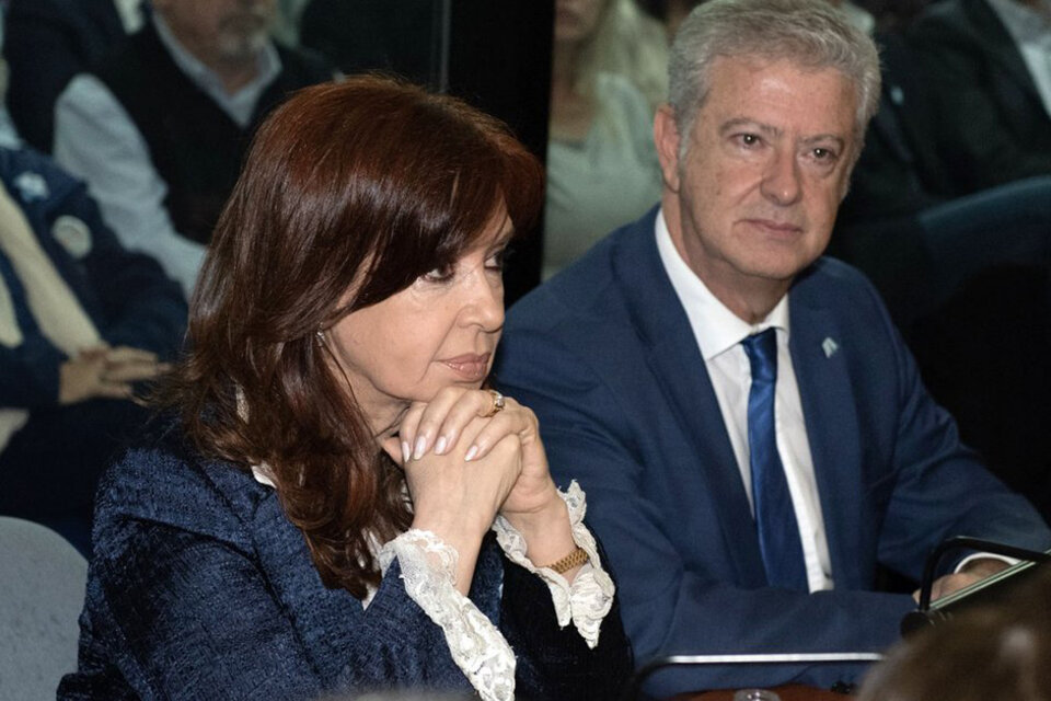 Cristina Kirchner junto a su abogado Carlos Beraldi-