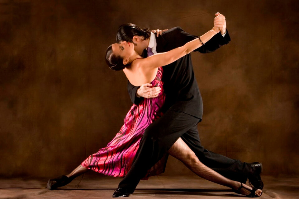 Vía libre para el tango en una ciudad donde estaba prohibido por ofender la  moral pública | A bailar sin límites | Página|12