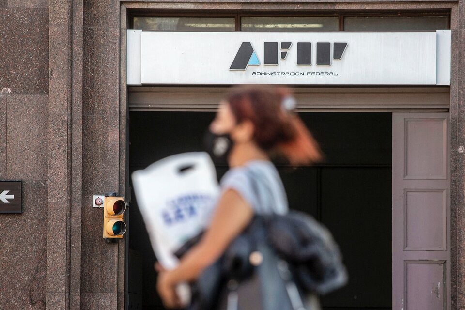 La AFIP reglamentó los cambios en el Impuesto a las Ganancias. (Fuente: NA)