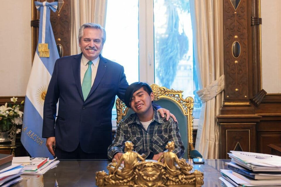 El Presidente recibió en Casa Rosada al joven wichí nominado a mejor alumno