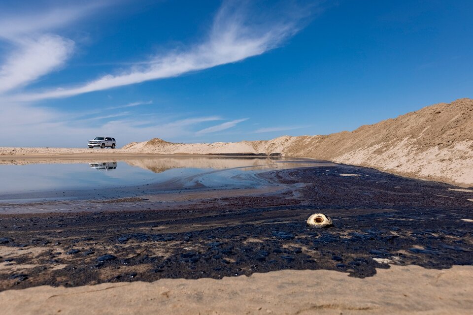 El derrame masivo de petróleo generó un impacto ambiental irreversible en California. (Fuente: EFE)