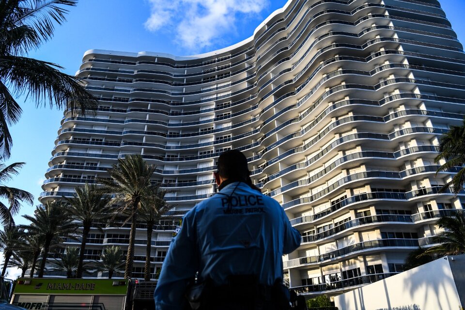 Majestic Towers Condo en Bal Harbour, Florida, después de que se descubriera un presunto laboratorio de metanfetamina dentro de una unidad.  (Fuente: AFP)