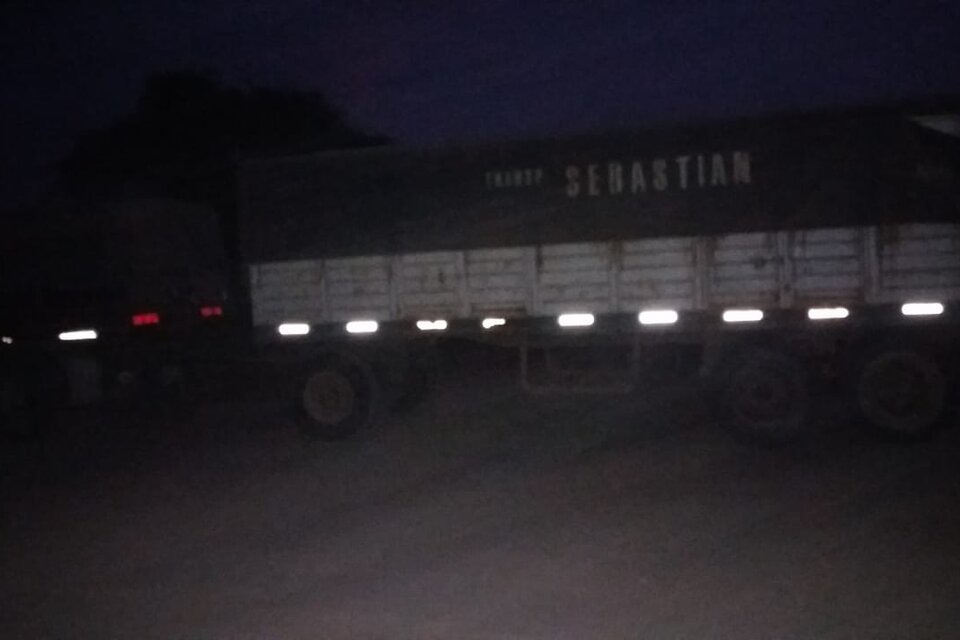 La llegada de uno de los camiones a Misión La Paz. 
