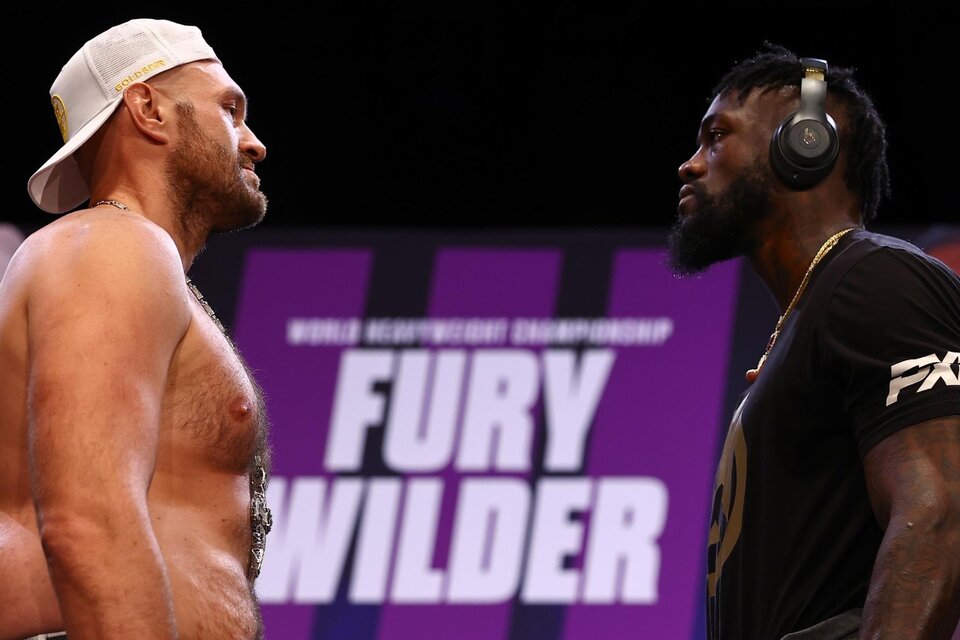 Fury y Wilder en el pesaje, mucho más tranquilo que lo sucedido la pelea pasada.