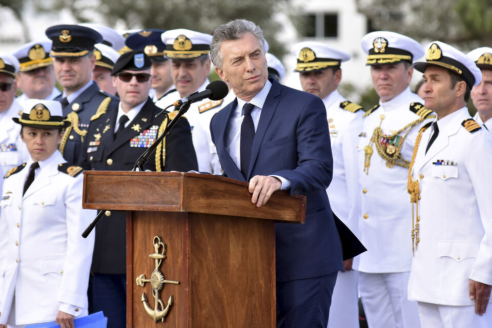 Mauricio Macri, cuando era presidente, en un acto de la Armada.  (Fuente: NA)