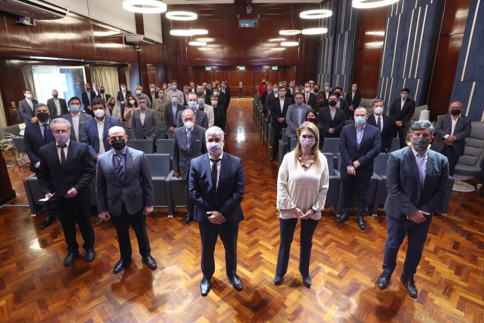 Feletti y Giorgi, con los empresarios en el auditorio de la secretaría (Fuente: Télam)