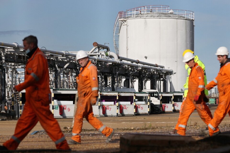 El combustible escasea en la refnería de Southhampton, sur de Inglaterra.  (Fuente: AFP)