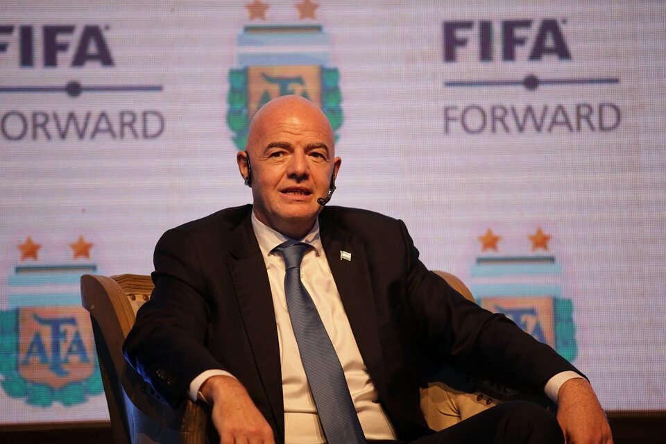 Infantino llegó a Buenos Aires a buscar apoyo para su proyecto (Fuente: Prensa AFA)