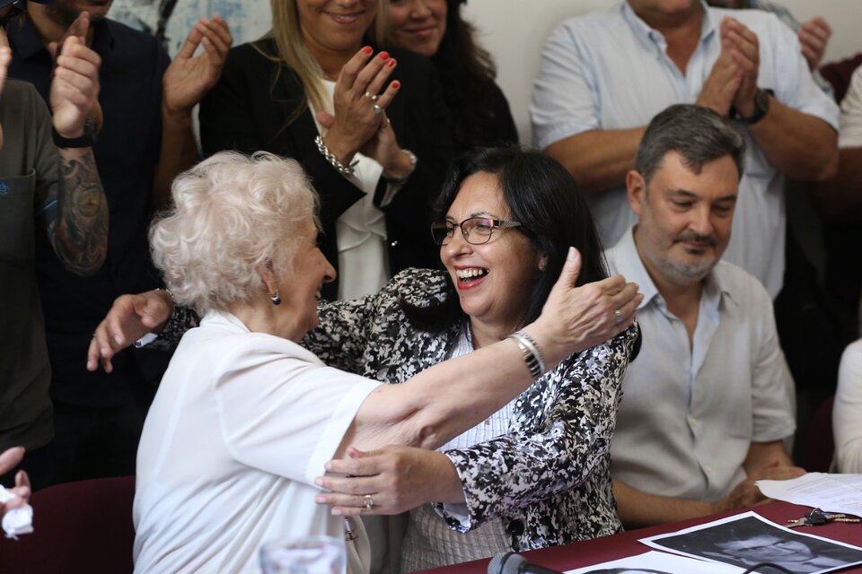 Comienzan los alegatos de Abuelas en el juicio por la apropiación de la hija de Carlos Simón Poblete y María del Carmen Moyano (Fuente: Dafne Gentinetta)