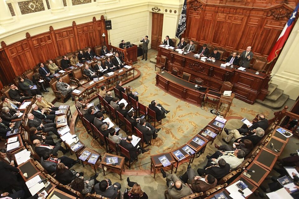 Chile: El oficialismo busca acelerar el rechazo a la ley de indulto a los imputados por el estallido (Fuente: Télam)