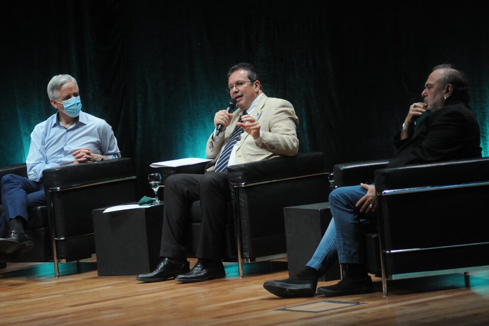 García Linera, Bauer y Jorge Alemán en la inauguración de Proyecto Ballena. (Fuente: Guadalupe Lombardo)