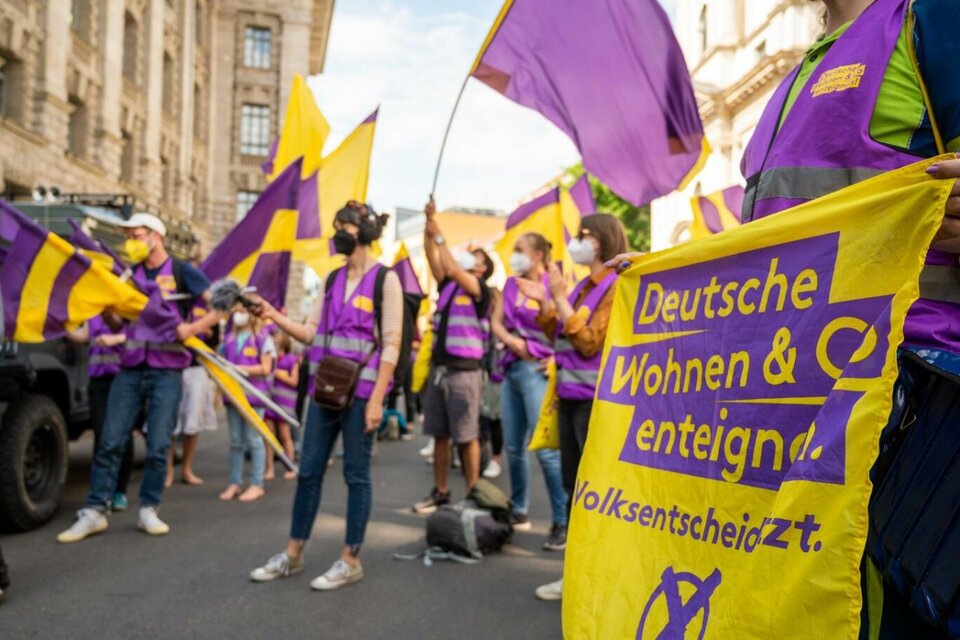 La iniciativa “Deutsche Wohnen & Co enteignen”  juntó más de 350.000 firmas. (Fuente: DPA)