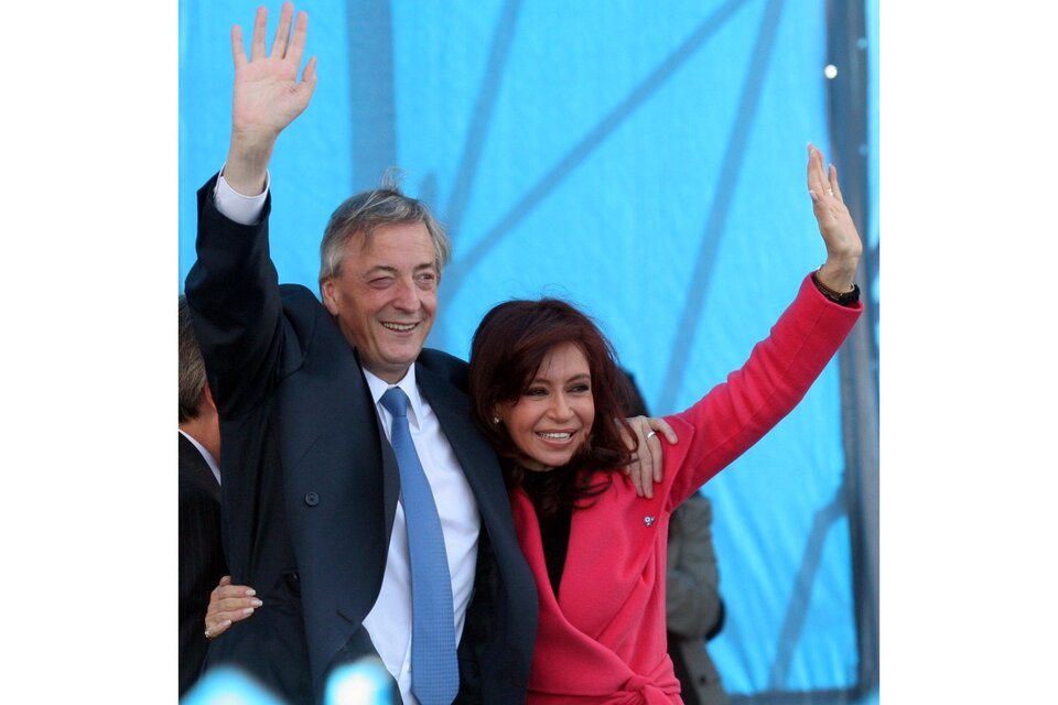 El matrimonio Kirchner, durante un acto de campaña. (Fuente: DyN)