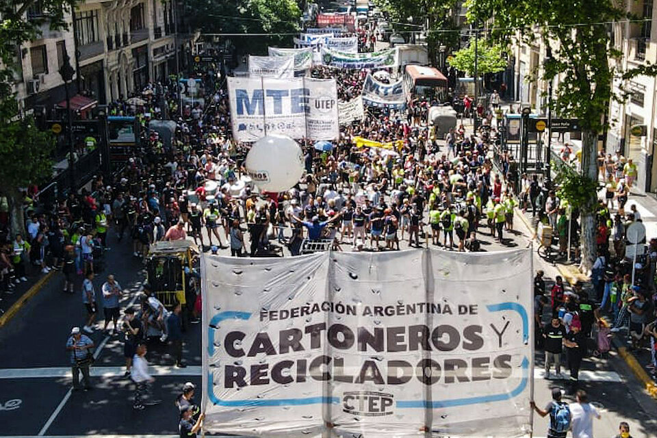 "La marcha cartonera más grande del mundo" llegó al Congreso.  (Fuente: Gentileza Prensa FACCyR)