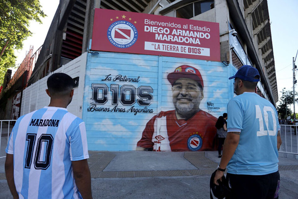 Pelusa Eterno, homenaje a Diego en Argentinos (Fuente: NA)