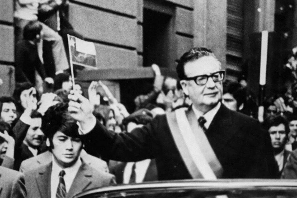 En 1970. Salvador Allende asume la presidencia de Chile.