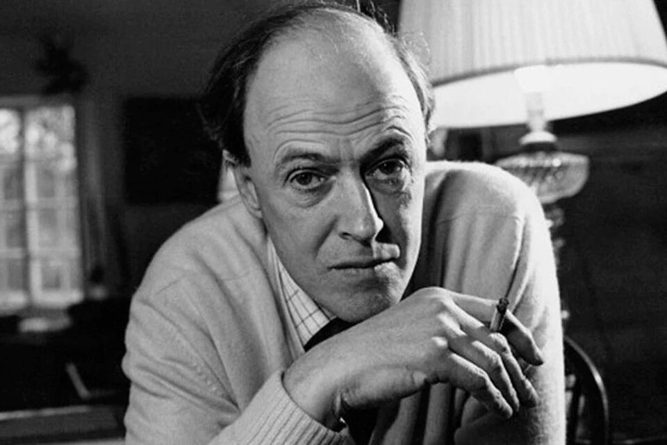 En 1990 muere a los 74 años Roald Dahl, creador de Matilda y Charlie y la fábrica de chocolate. 