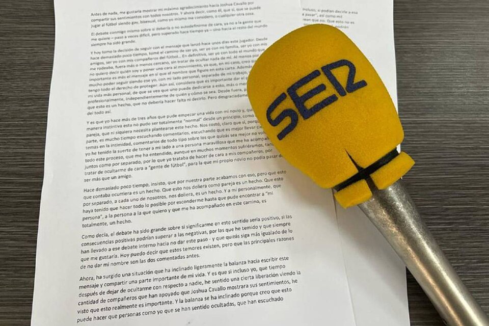 Un futbolista español se declara bisexual a través de una carta anónima