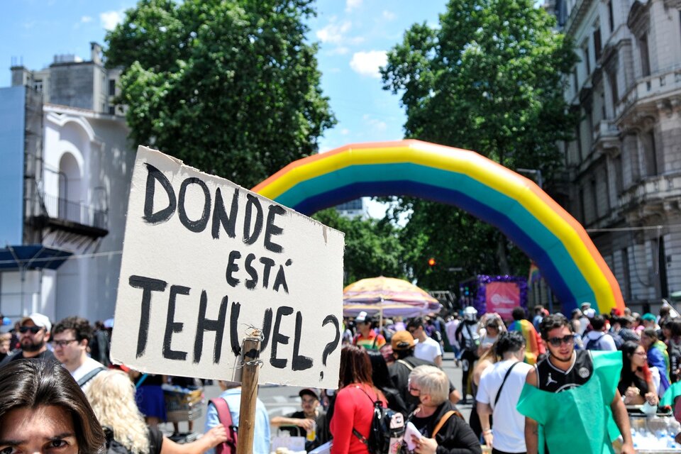 El principal reclamo de la 30º edición de la Marcha del Orgullo LGBTIQ+ es la aparición con vida del joven trans Tehuel de la Torre. (Fuente: Julio Mancini)