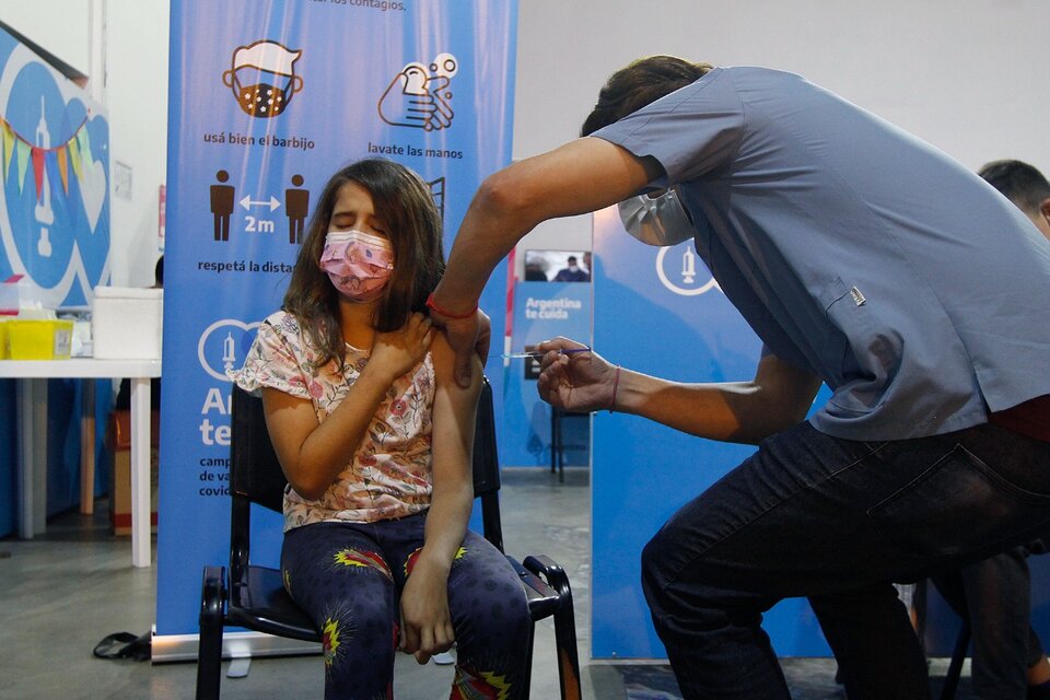Los ministros explicaron porqué en la Argentina se está aplicando la vacuna Sinopharm entre los niños. (Fuente: Carolina Camps)