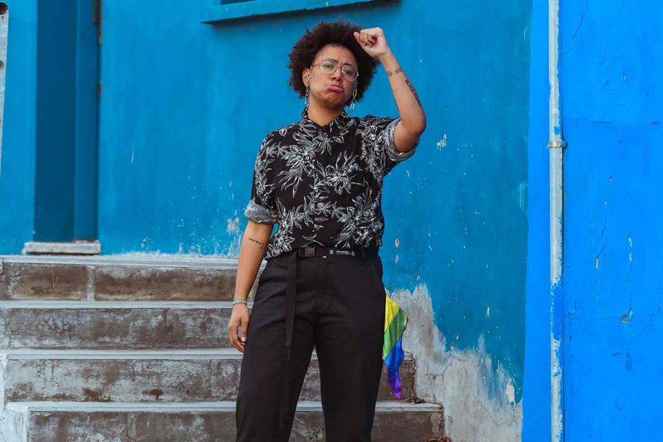 En su disco Resreito, la compositora de música urbana Luanda libera su activismo afro y queer armada con su intrépida voz (Fuente: Luanda | Prensa)