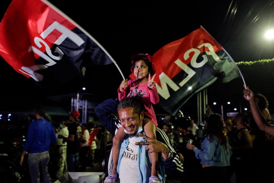 Festejo de los seguidores de Ortega, en Nicaragua, tras la elección del domingo. (Fuente: AFP)
