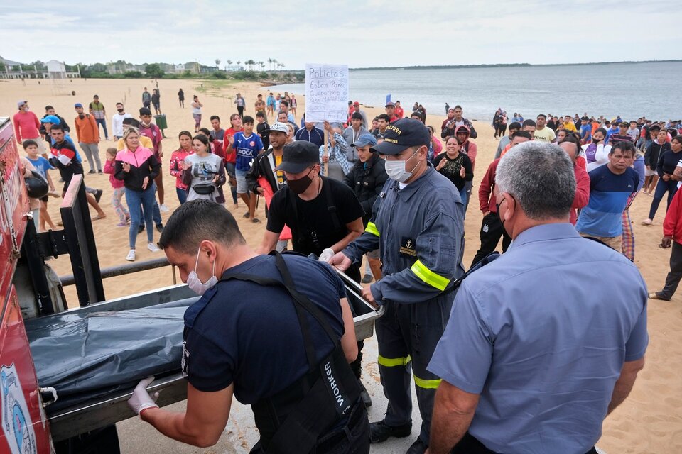 El cuerpo sin vida de Lautaro Rose fue encontrado en el río Paraná por un grupo de pescadores y ya fue reconocido por su familia que se encontraba en el lugar.  (Fuente: Télam)