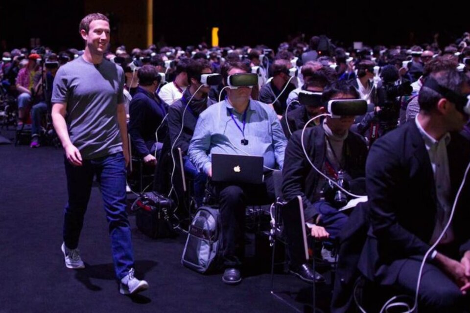 Mark Zuckerberg ¿o será su holograma?