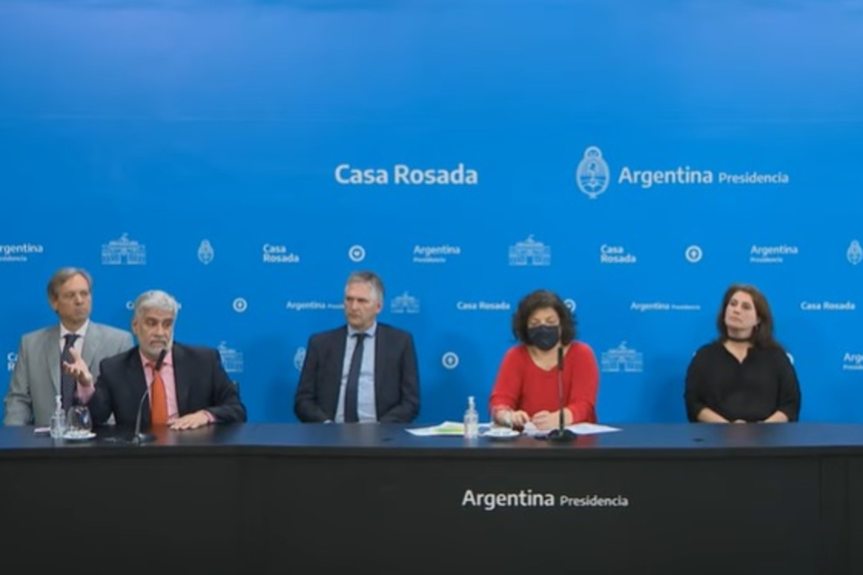 La ministra de Salud, Carla Vizzotti, anunció formalmente el acuerdo consensuado con la industria farmacéutica.