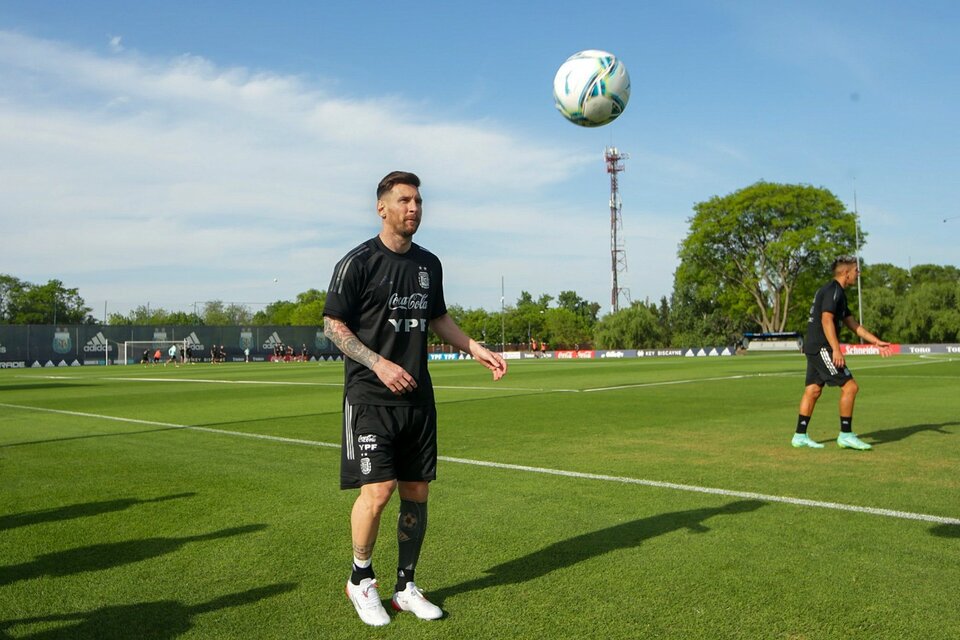 La ilusión se enciende cuando Messi está cerca de la pelota (Fuente: NA)