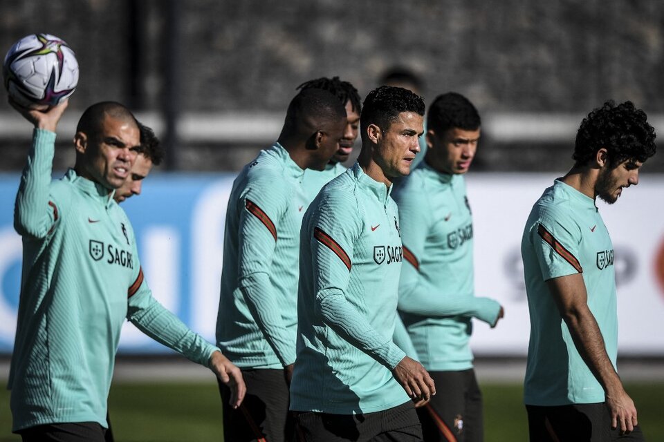 Pepe, Cristiano y compañía en la práctica de Portugal (Fuente: AFP)