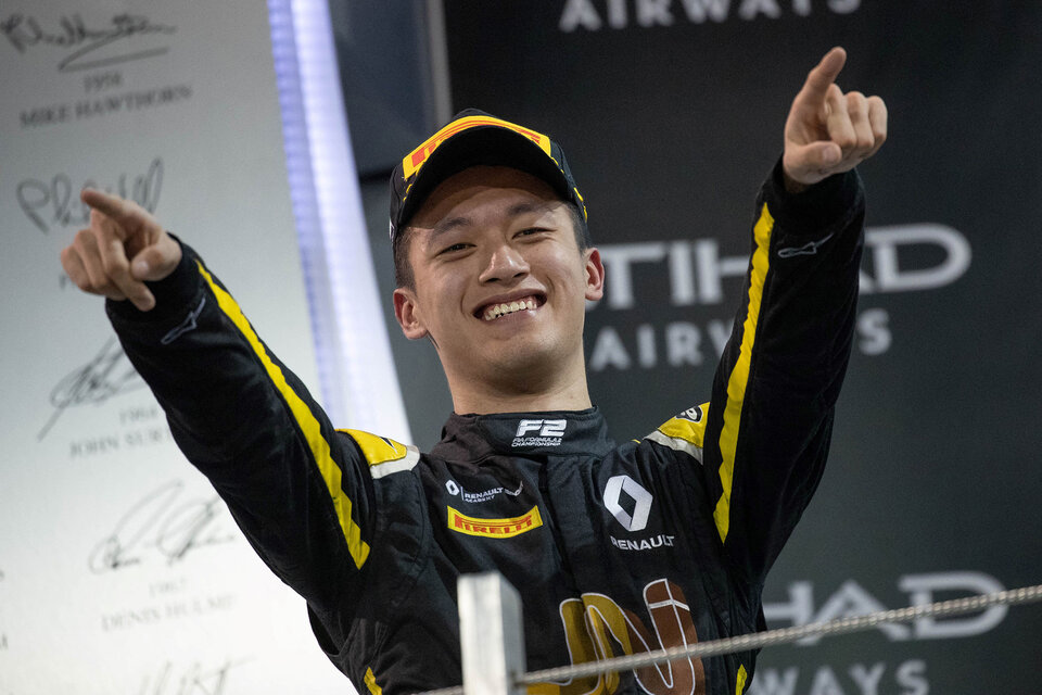 Zhou Guanyu correrá en 2022 en la Fórmula Uno y es el primer piloto chino que llega a la máxima categoría del automovilismo. (Fuente: AFP)