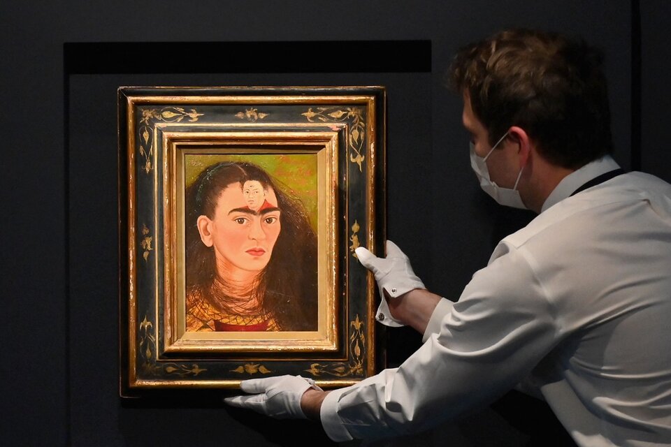 El autorretrato de Frida Kahlo que Constantini compró a un precio récord en una subasta en Sotheby's.