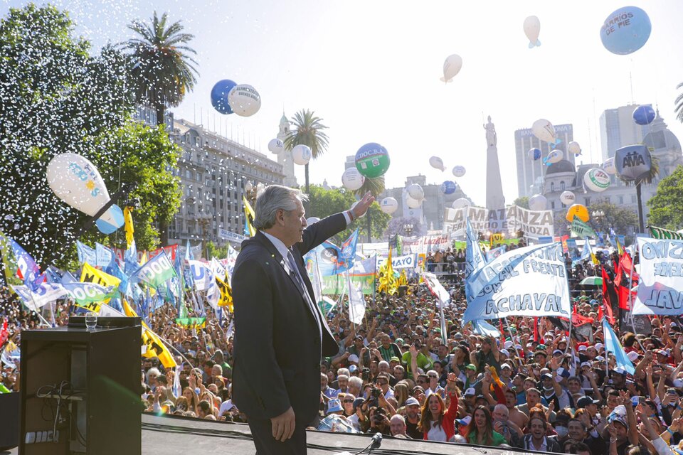 El presidente Alberto Fernández habló ante una plaza colmada de militantes.